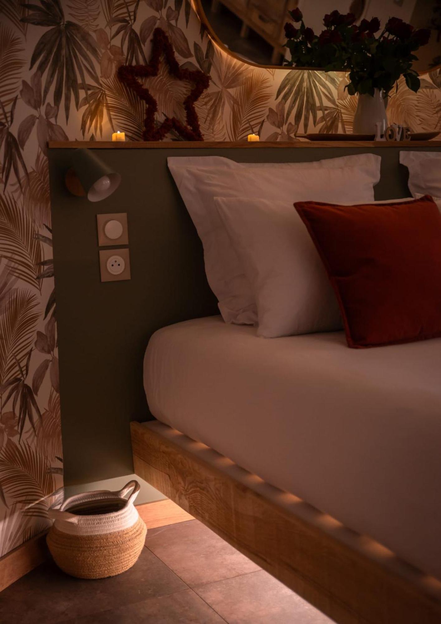 Le Mas Aux Amoureux , Suite Romantique Et Spa Le Barcares Ngoại thất bức ảnh